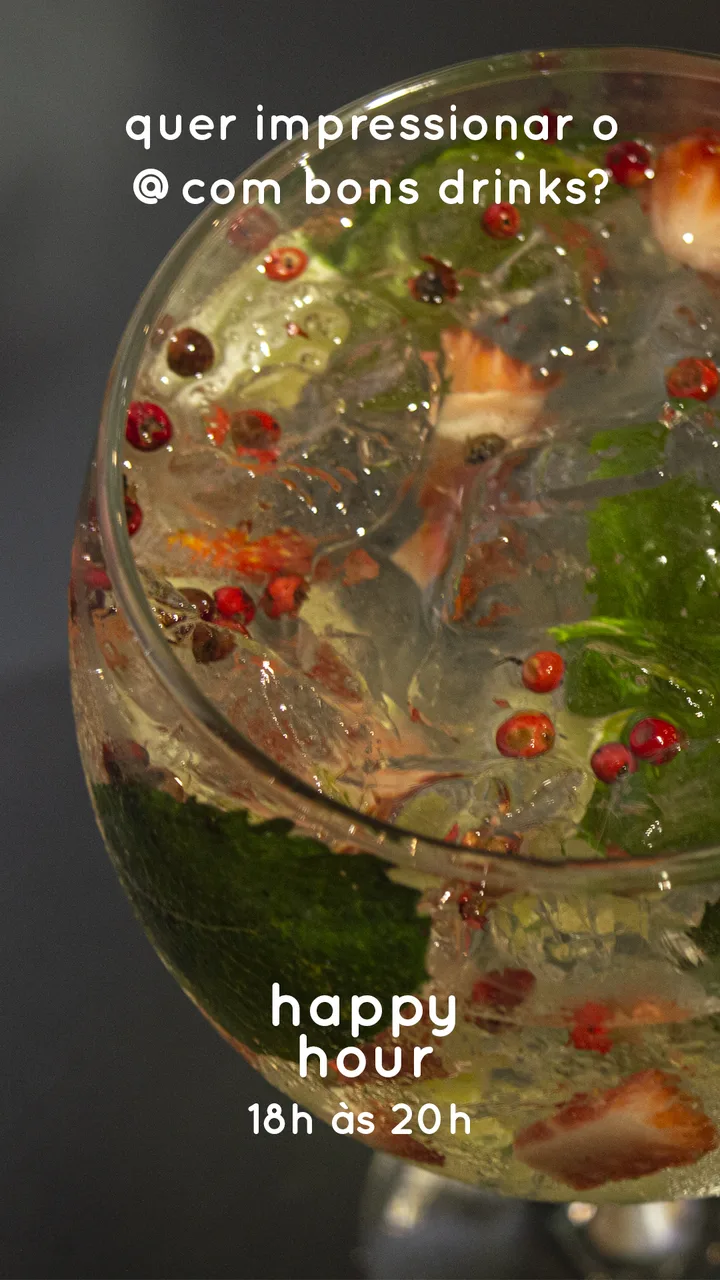 Story de happy hour das 18h às 20h, com drink de gelo, hortelã e pimenta rosa