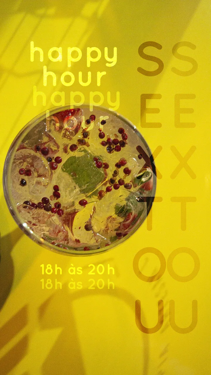 Story de happy hour de sexta, com drink visto de cima sobre fundo amarelo