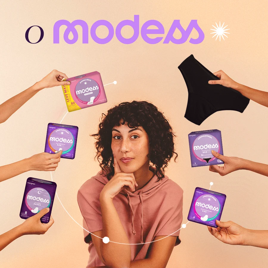 Post: o Modess, mulher cercada de mãos segurando os produtos da linha