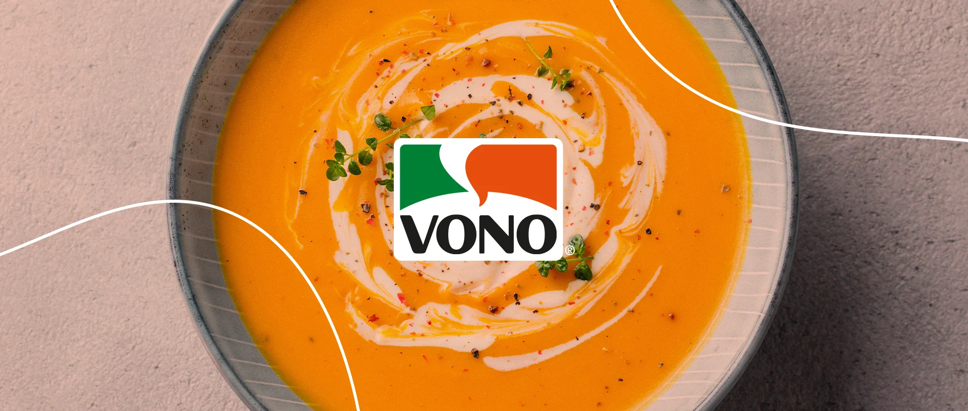 Prato de creme de abóbora com o logotipo VONO ao centro